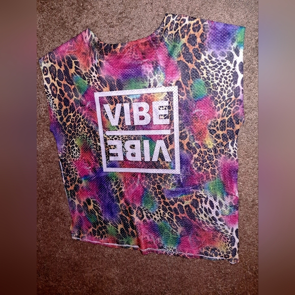 M-L Multicolor Mesh Tunic Top. - Picture 1 of 5